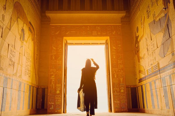 古埃及神庙中的女人