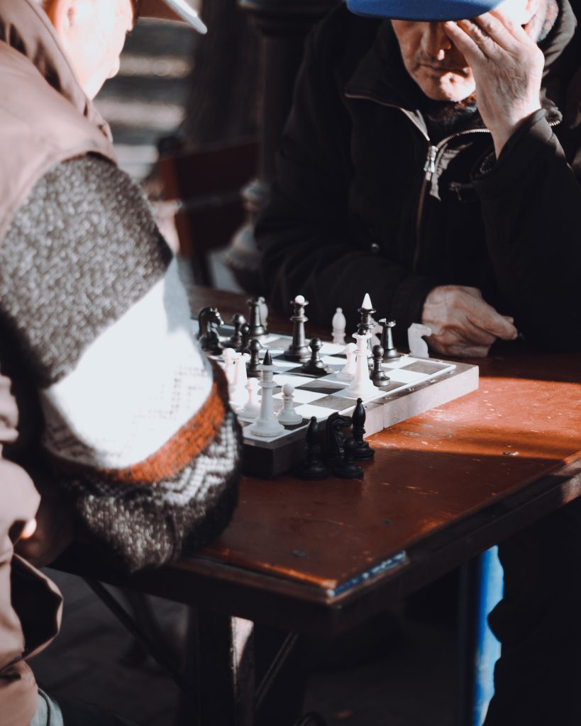 老人下棋